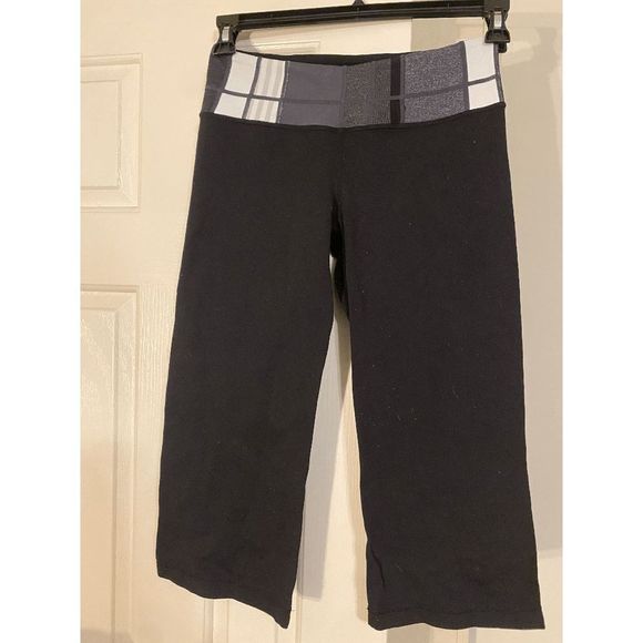 Lululemon Capri Crop Pants Size 6 Black and Gray - Picture 1 of 3